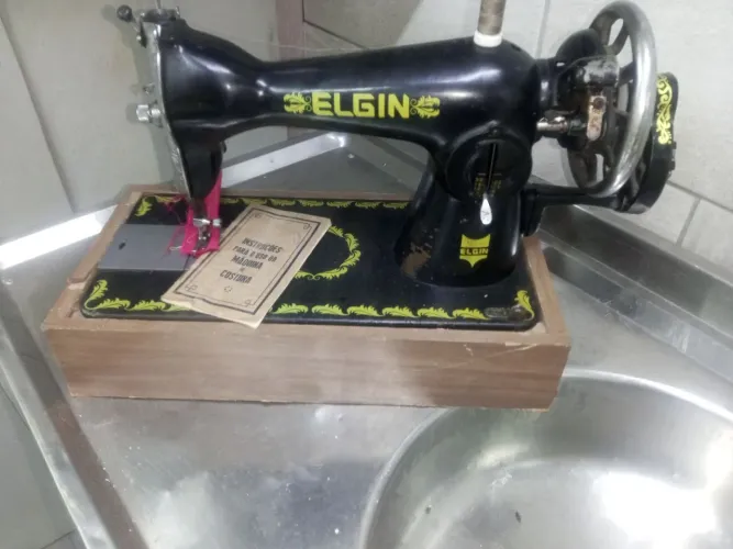 Máquina de costura ( colecionador)
