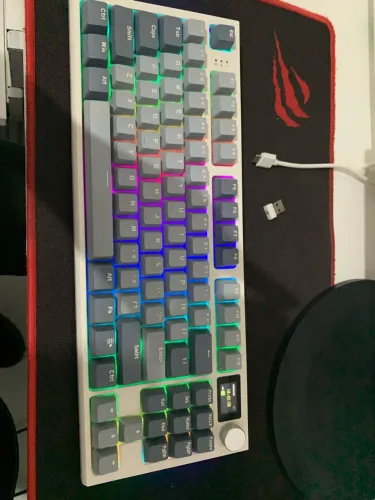 Teclado Mecânico Attack Shark K86 RGB Sem Fio (2.4G/Bluetooth/USB) com Knob e Display