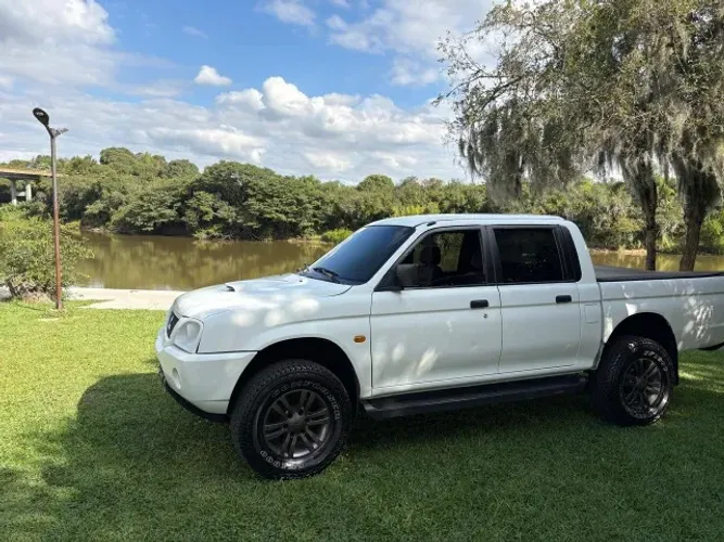 Mitsubishi L200 GL 2.5 4X4 CD Diesel 2012