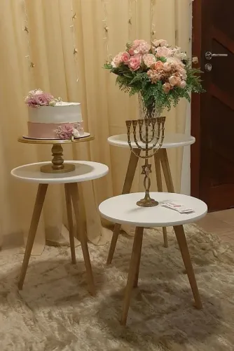 Vendo trio de mesinha em perfeito estado, um a excelente opção de adquirir pra sua casa.