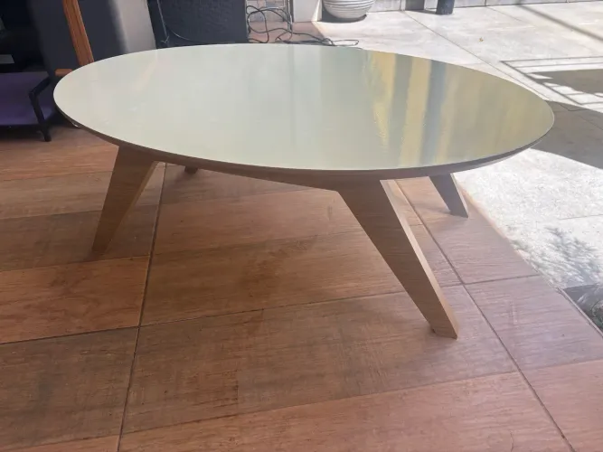 Mesa de centro em MDF laqueado 