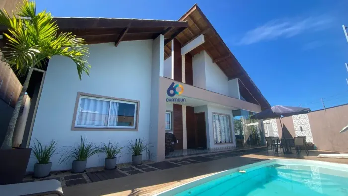 Casa com 4 quartos, sendo 1 suíte em Ubú Anchieta-ES