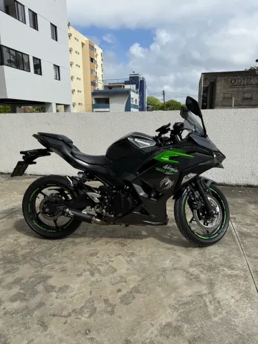 Kawasaki Ninja 500 2025