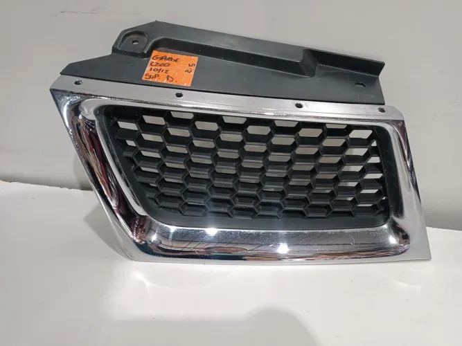 Grade do radiador comeia Esquerda L200 Triton 10/14 com Friso Cromado 