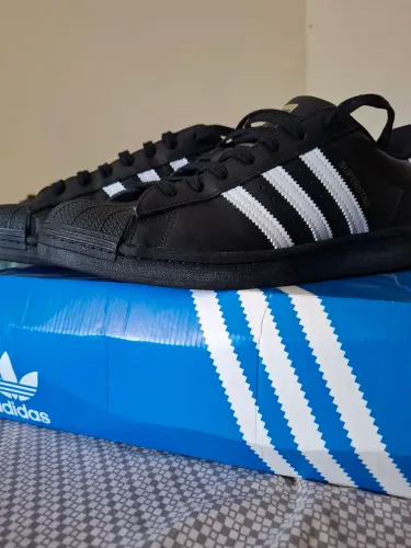 adidas Superstar