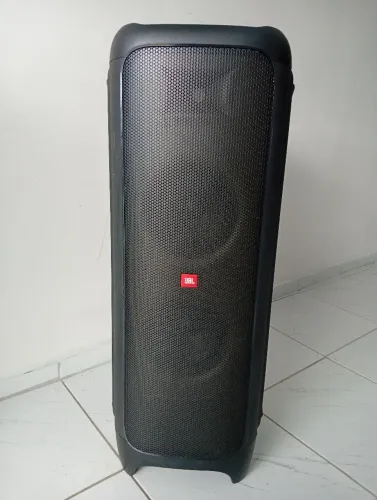 Vendo JBL 1100 com relógio próprio dela. Original.