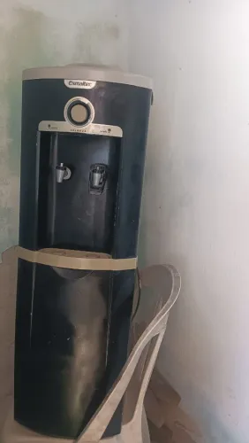Gela água pra vender logo.