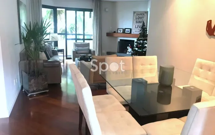 APARTAMENTO COM ÓTIMOS ACABAMENTOS E LOCALIZAÇÃO EXCELENTE!