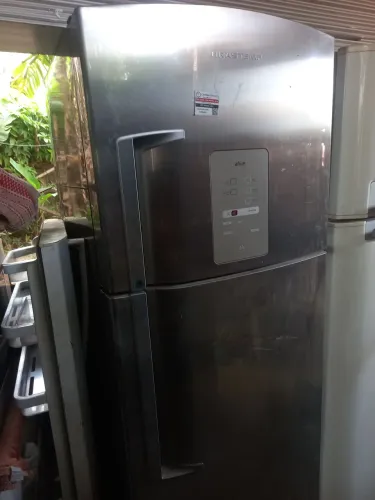 Geladeira seminova Brastemp 