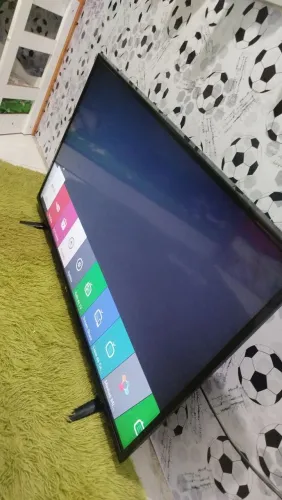 VENDO TV 49 SMART, MAIS FUNCIONA SO COM CABO DE INTERNET, VENDENDO COMO TV COMUM!!!