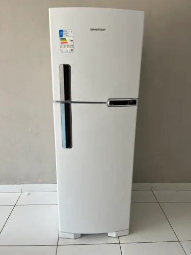 Geladeira nova 3 meses de uso sem detalhes