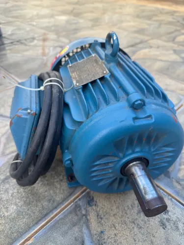 Motor Elétrico Trifásico 5CV WEG 220/380 4P