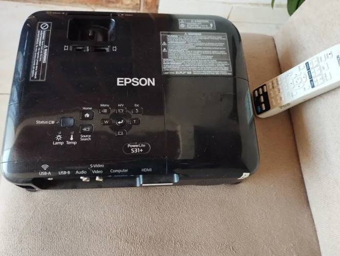Projetor Epson PowerLite S31+ em excelente estado de conservação