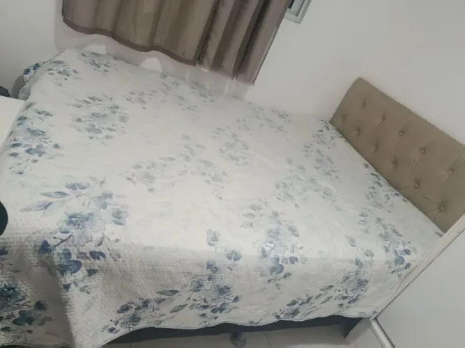 Cama box com colchão e cabeceira R$380,00