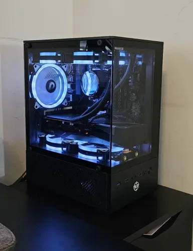 PC Gamer Ryzen 7 5700X, RX7600 8GB, 16GB RAM