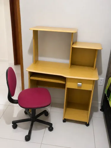 Mesa e cadeira para estudos e trabalho