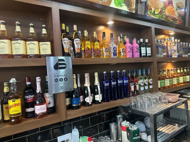 Bar e restaurante no bairro da Santa Cruz