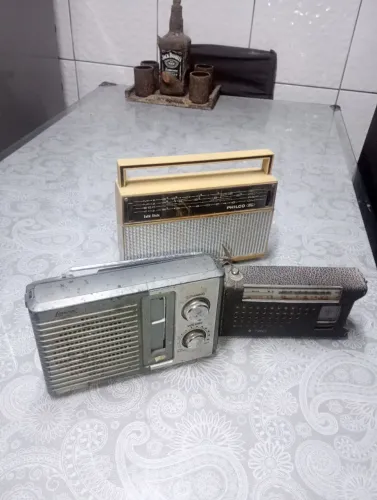 Vende se três rádio antigo 
