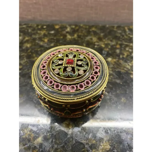 Mini porta joia luxuosa em metal importado.