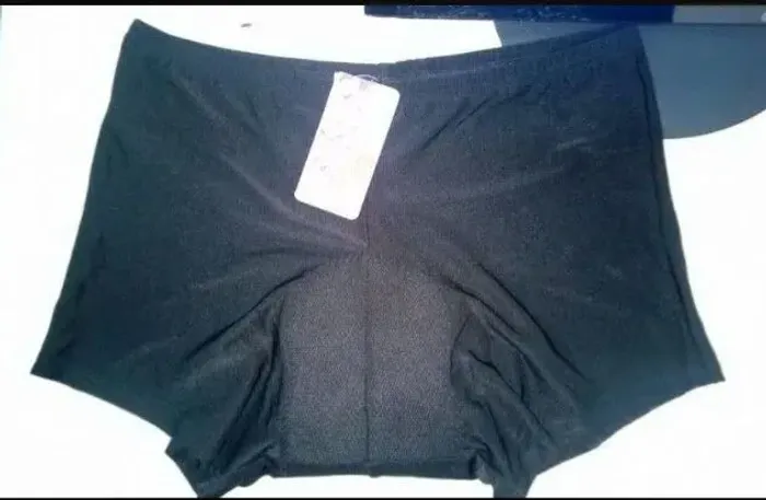 Short ciclista em lycra e bolsa de silicone M e G