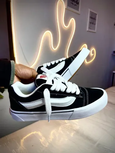 Vans Knu