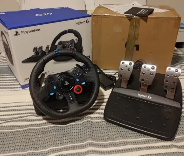 Volante Logitech G29 com Pedal