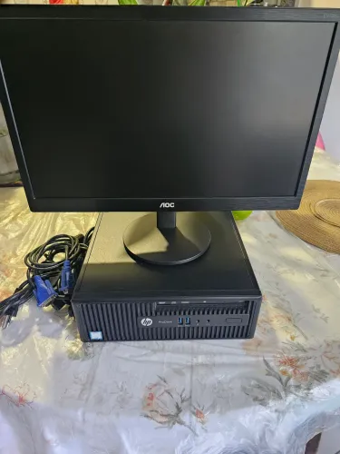 CPU e monitor de 19"