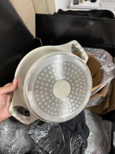 Panelas Mônaco linha diamante premium com 20 peças nunca usadas.