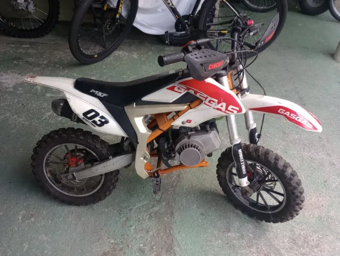 Mxf 49cc moto tá com motor quebrado 2.000 mil reais