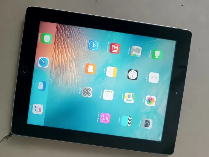 "iPad 3ª Geração Apple ? Muito Conservado (Preço pra Sair Hoje!)".