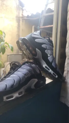 Air max TN metalic importado N. 43