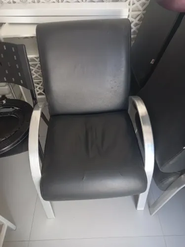 Poltronas com Braços de alumínio
