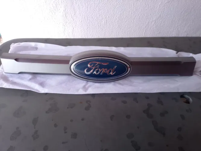 Friso Grade Frontal do Parachoque Ford Ranger.