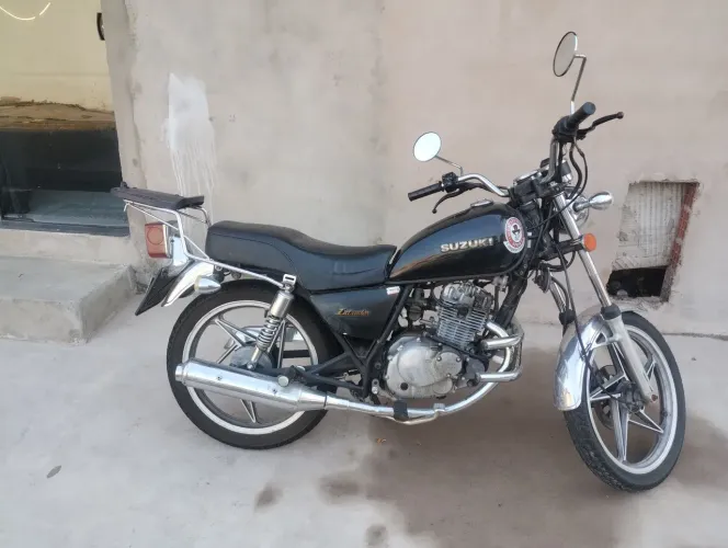 Vendo Moto Suzuki Intruder (Santo Grau)
