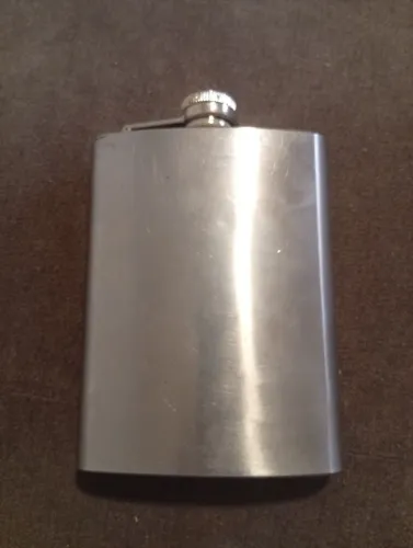 Cantil Porta Bebida em Aço Inox 240ml - De Bolso e Resistente