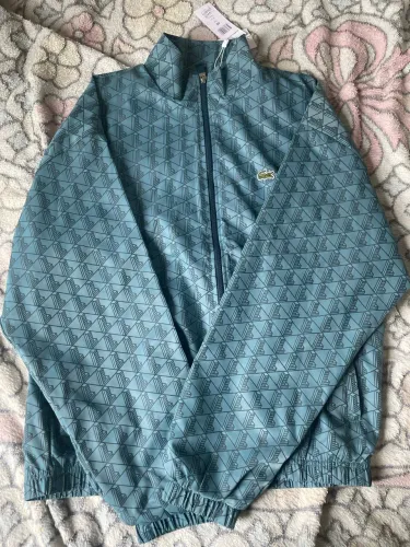 jaqueta monograma Lacoste, 0 detalhes nunca usada