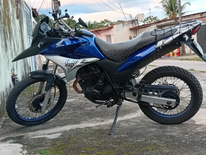 Vendo moto XRE 300