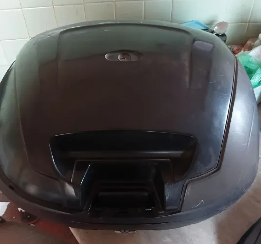 Bauleto Givi 47L (2 capacetes)