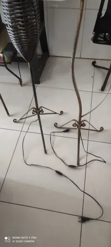 Luminárias de chão :