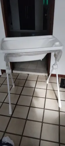 Banheira com suporte pouco usada , ainda no plástico 
