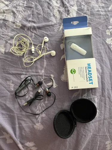 Lote 3 Fones de Ouvido (Com fio + Bluetooth)