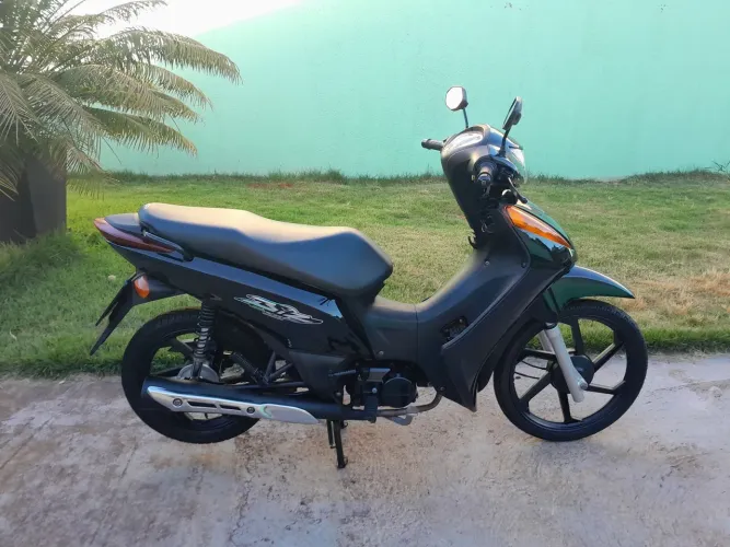 Honda biz 100 CC conservada
