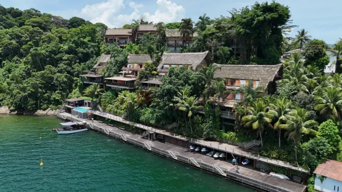 Casa com linda vista para o mar em local paradisíaco! Cond. completo