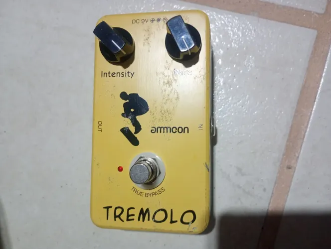 Pedal tremolo ammoon para guitarra