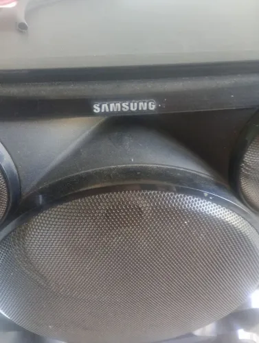 Caixa de som com auto falante