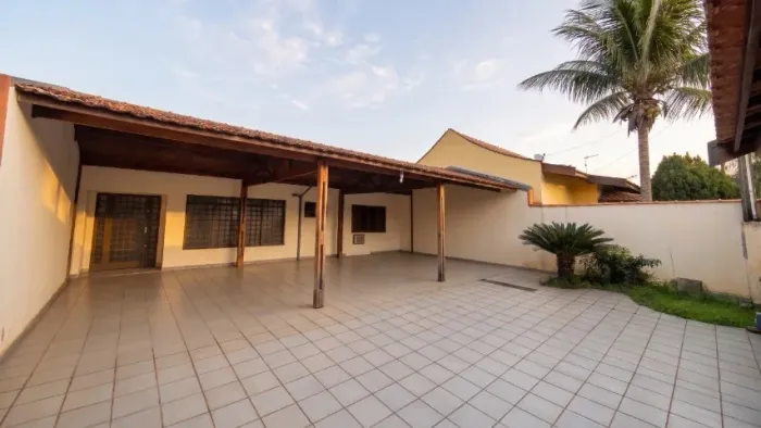 Casa 275m2 Jd. Ferrarezi