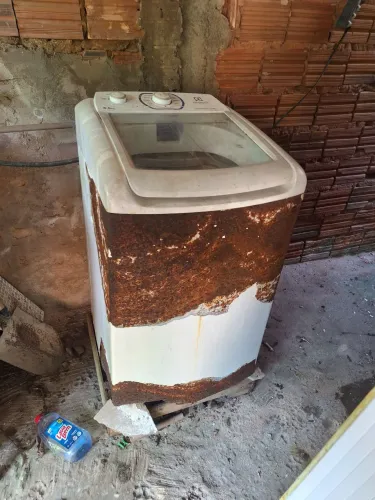 Vendo máquina electrolux 8,5 kg funcionando precisa apenas trocar a carcaça