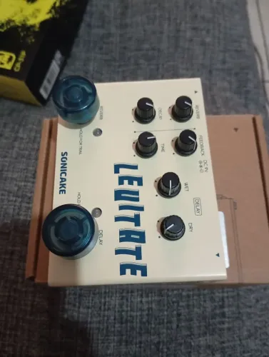 Pedal levitate reverb deley