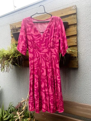 Vestido rosa manga flare