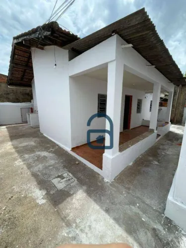 Casa Térrea com 3 Quartos para Alugar na Cidade Jardim Goiânia